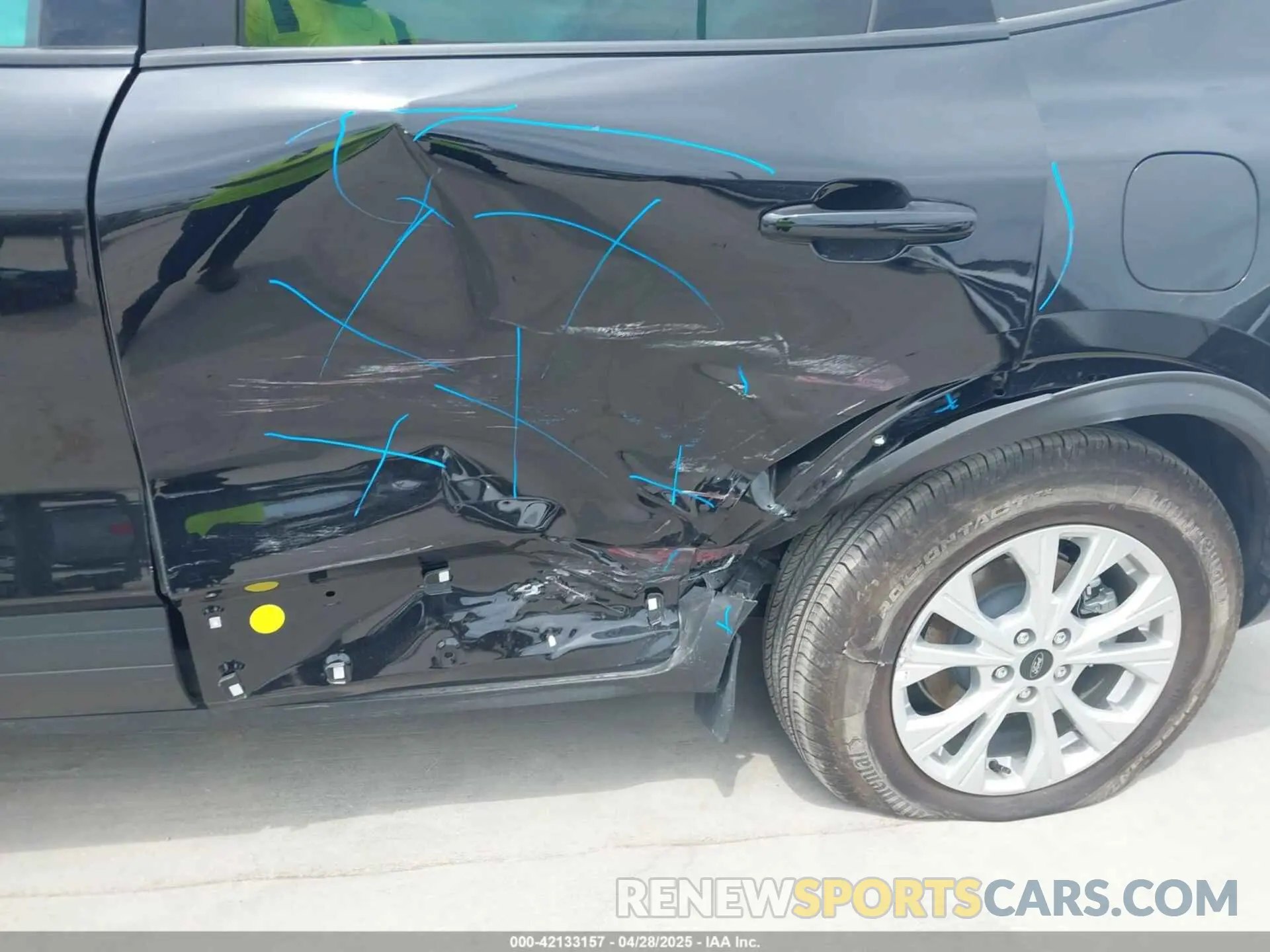 6 Photograph of a damaged car 1FMCU9GN0SUA43610 FORD ESCAPE 2025