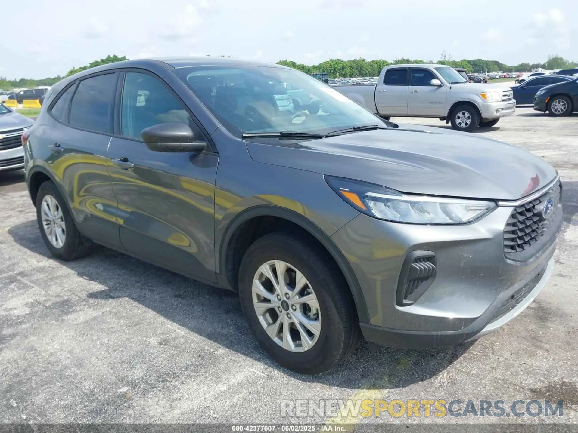 1 Photograph of a damaged car 1FMCU9GN0SUA58656 FORD ESCAPE 2025
