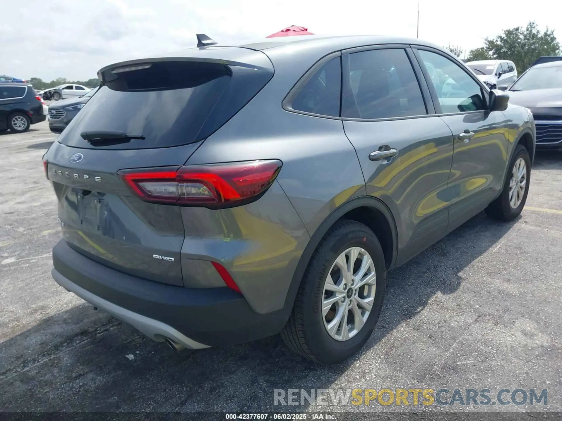 4 Photograph of a damaged car 1FMCU9GN0SUA58656 FORD ESCAPE 2025
