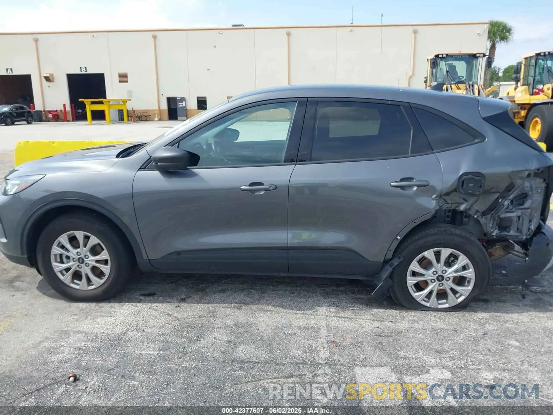 6 Photograph of a damaged car 1FMCU9GN0SUA58656 FORD ESCAPE 2025