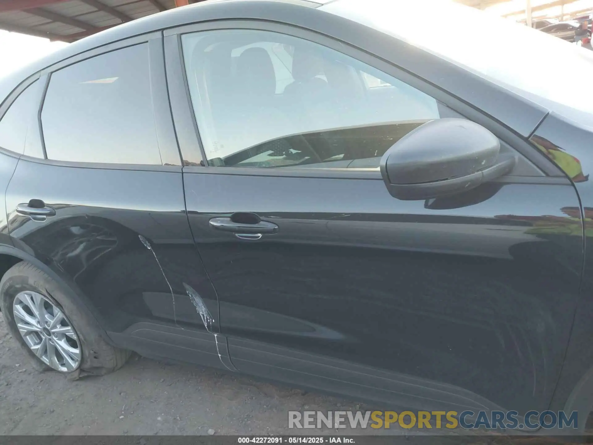 13 Photograph of a damaged car 1FMCU9GN2SUA82411 FORD ESCAPE 2025