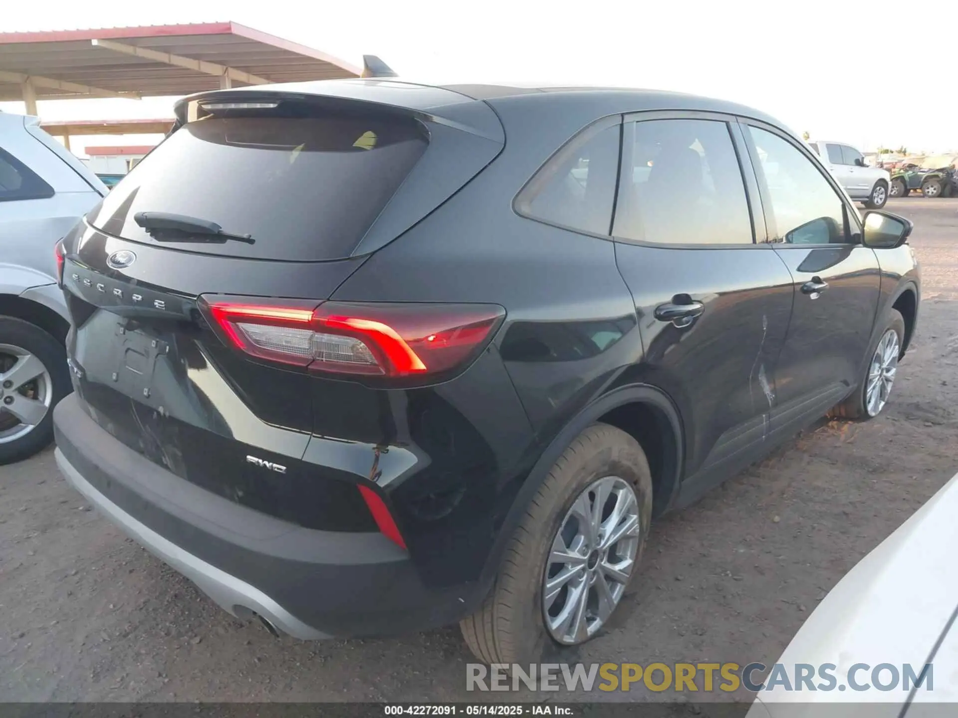 4 Photograph of a damaged car 1FMCU9GN2SUA82411 FORD ESCAPE 2025