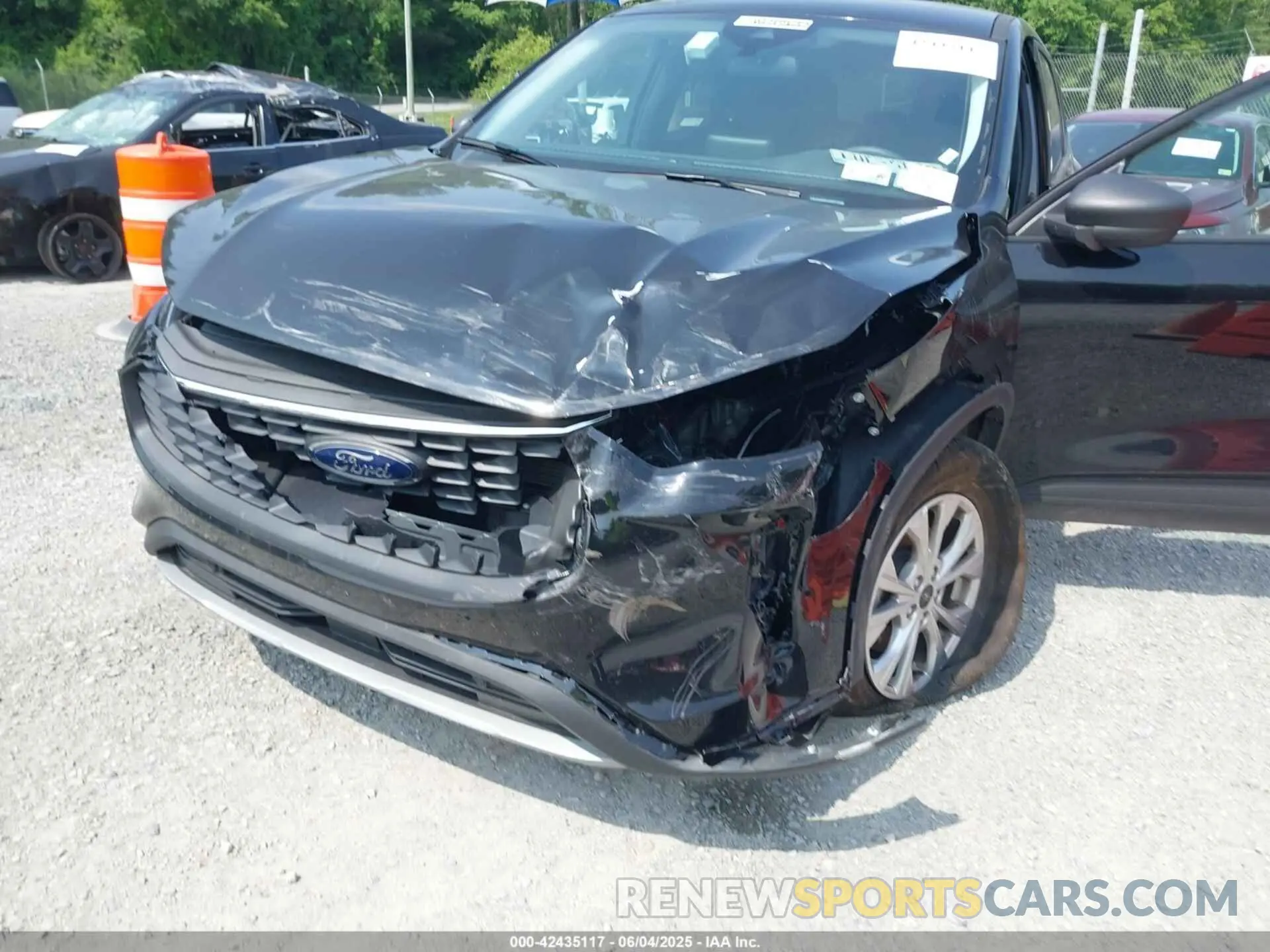 6 Photograph of a damaged car 1FMCU9GN3SUA59073 FORD ESCAPE 2025