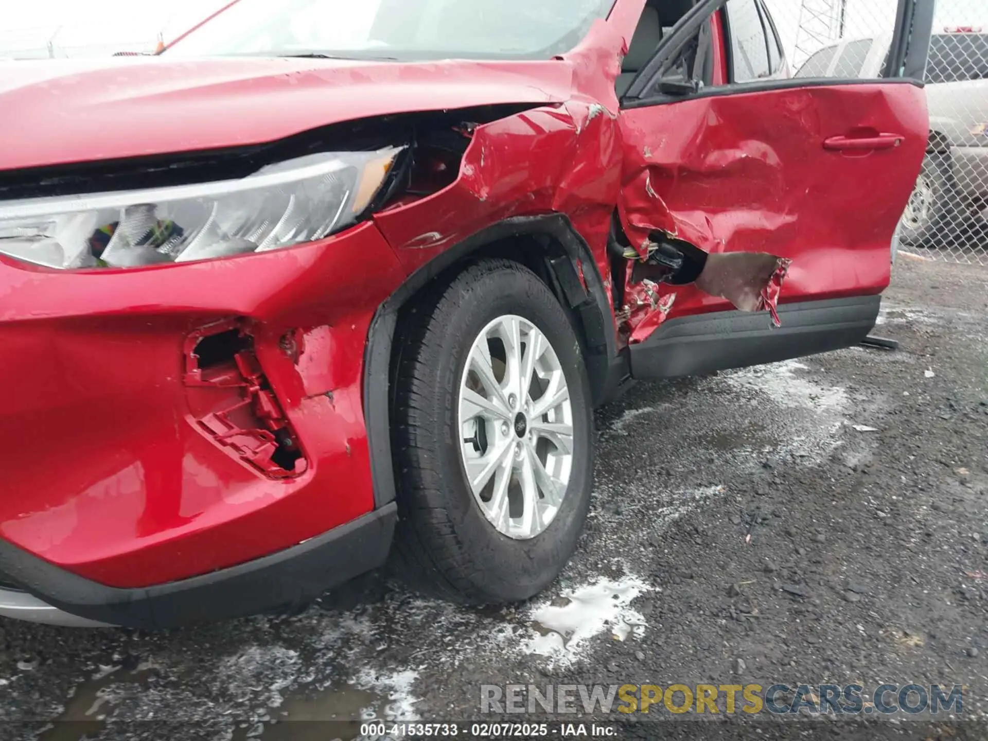 6 Photograph of a damaged car 1FMCU9GN4SUA30309 FORD ESCAPE 2025
