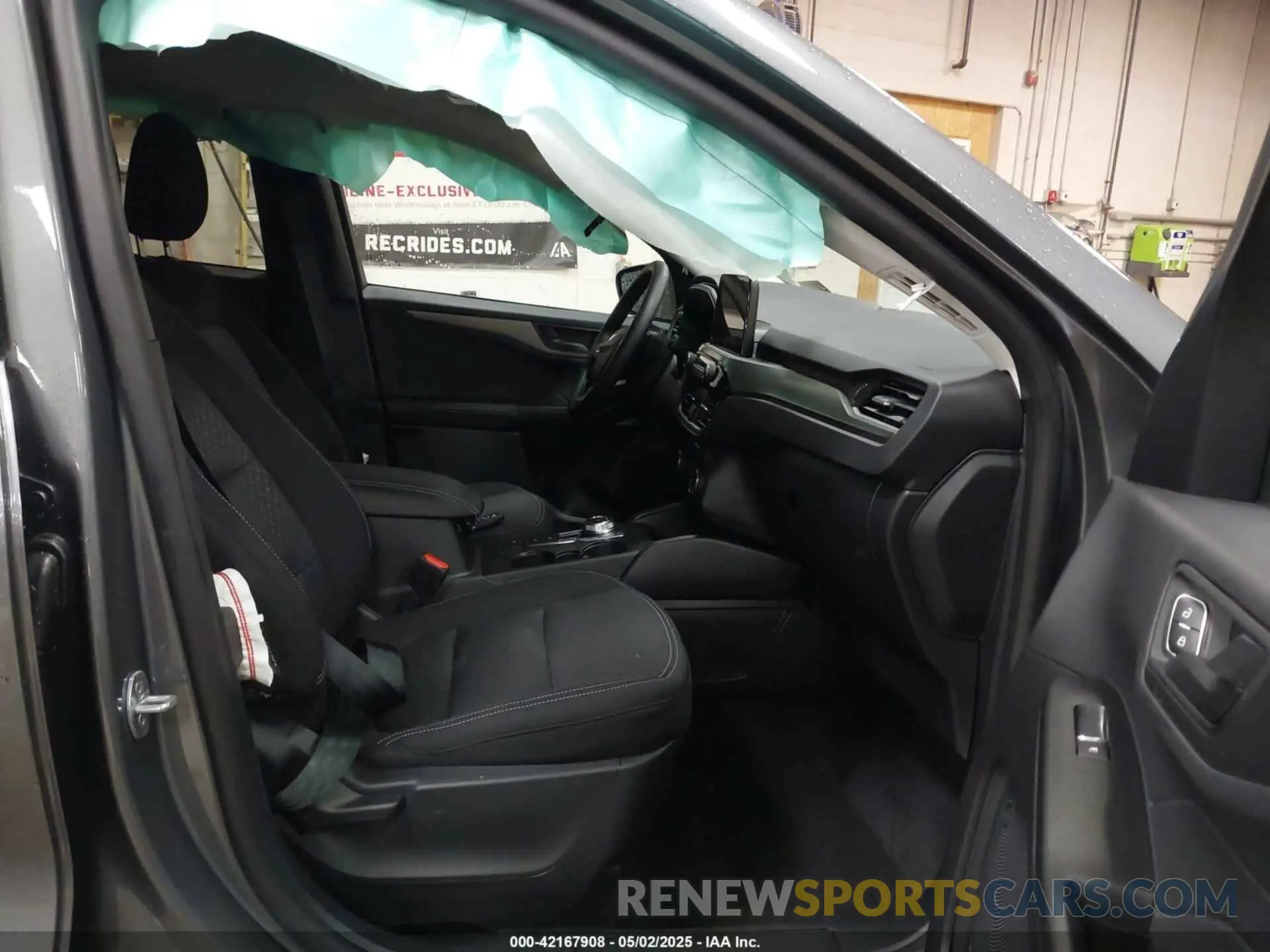 5 Photograph of a damaged car 1FMCU9GN7SUA20681 FORD ESCAPE 2025