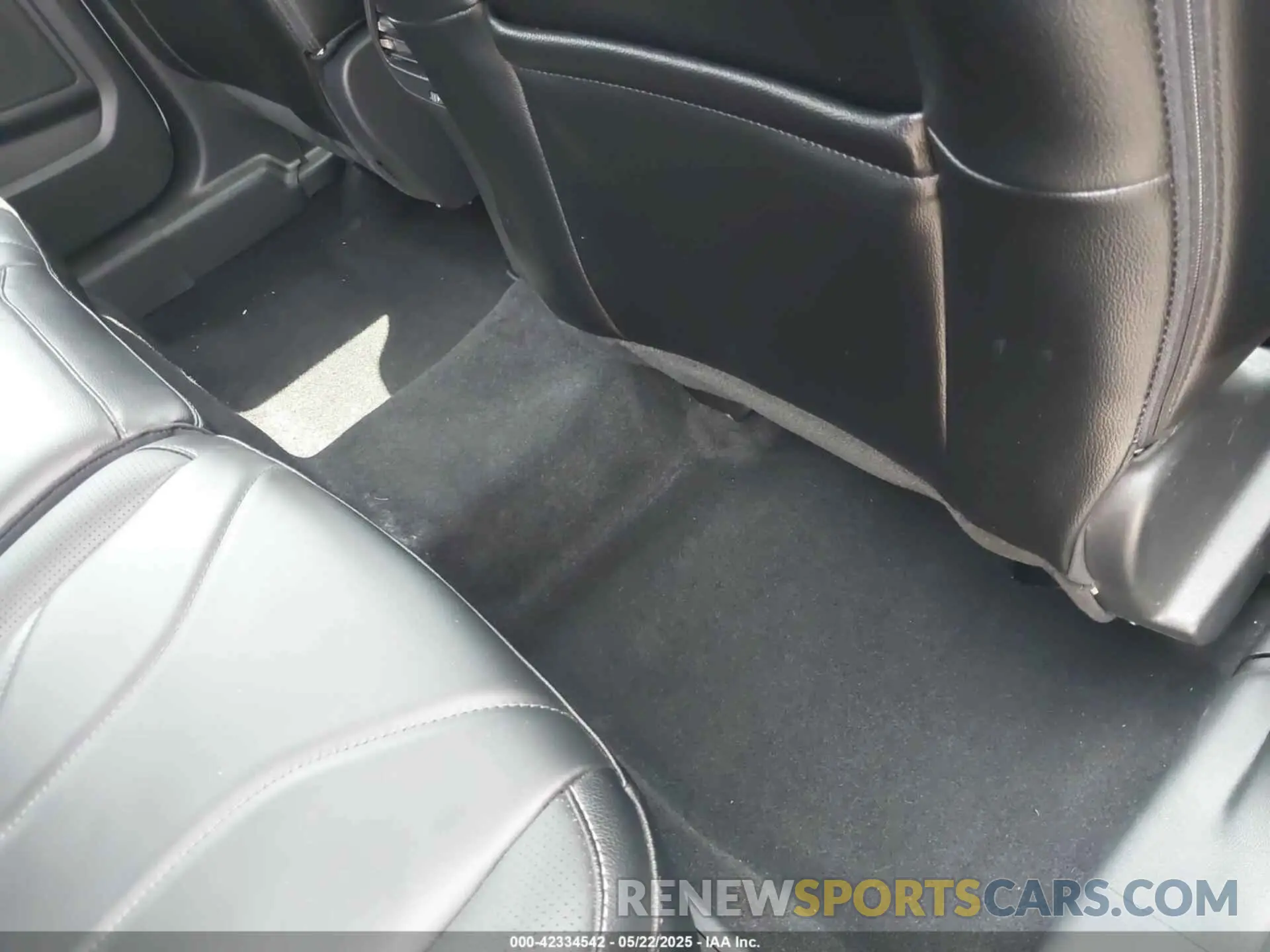 8 Photograph of a damaged car 1FMCU9JA0SUA50028 FORD ESCAPE 2025