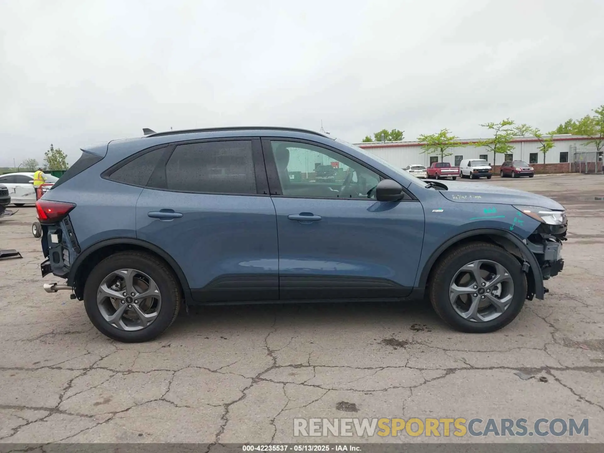 14 Photograph of a damaged car 1FMCU9MN0SUA04522 FORD ESCAPE 2025
