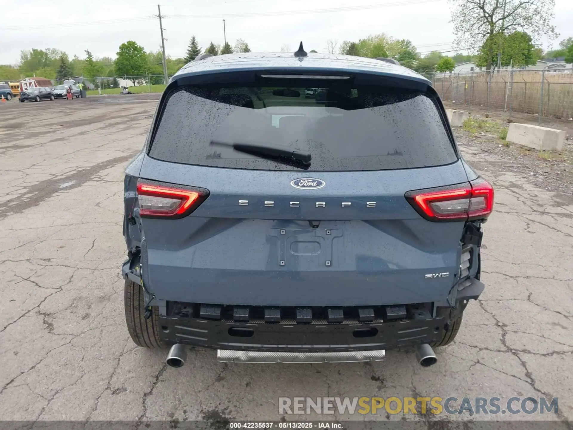 17 Photograph of a damaged car 1FMCU9MN0SUA04522 FORD ESCAPE 2025