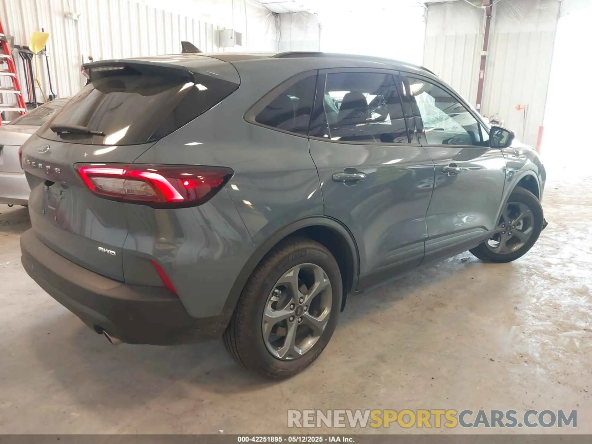 4 Photograph of a damaged car 1FMCU9MN2SUA68500 FORD ESCAPE 2025