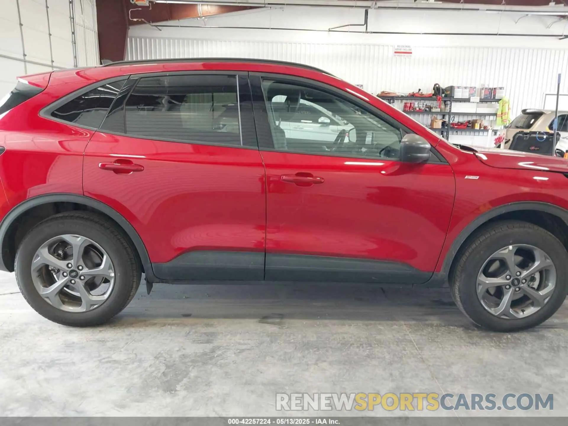 14 Photograph of a damaged car 1FMCU9MN3SUA10444 FORD ESCAPE 2025