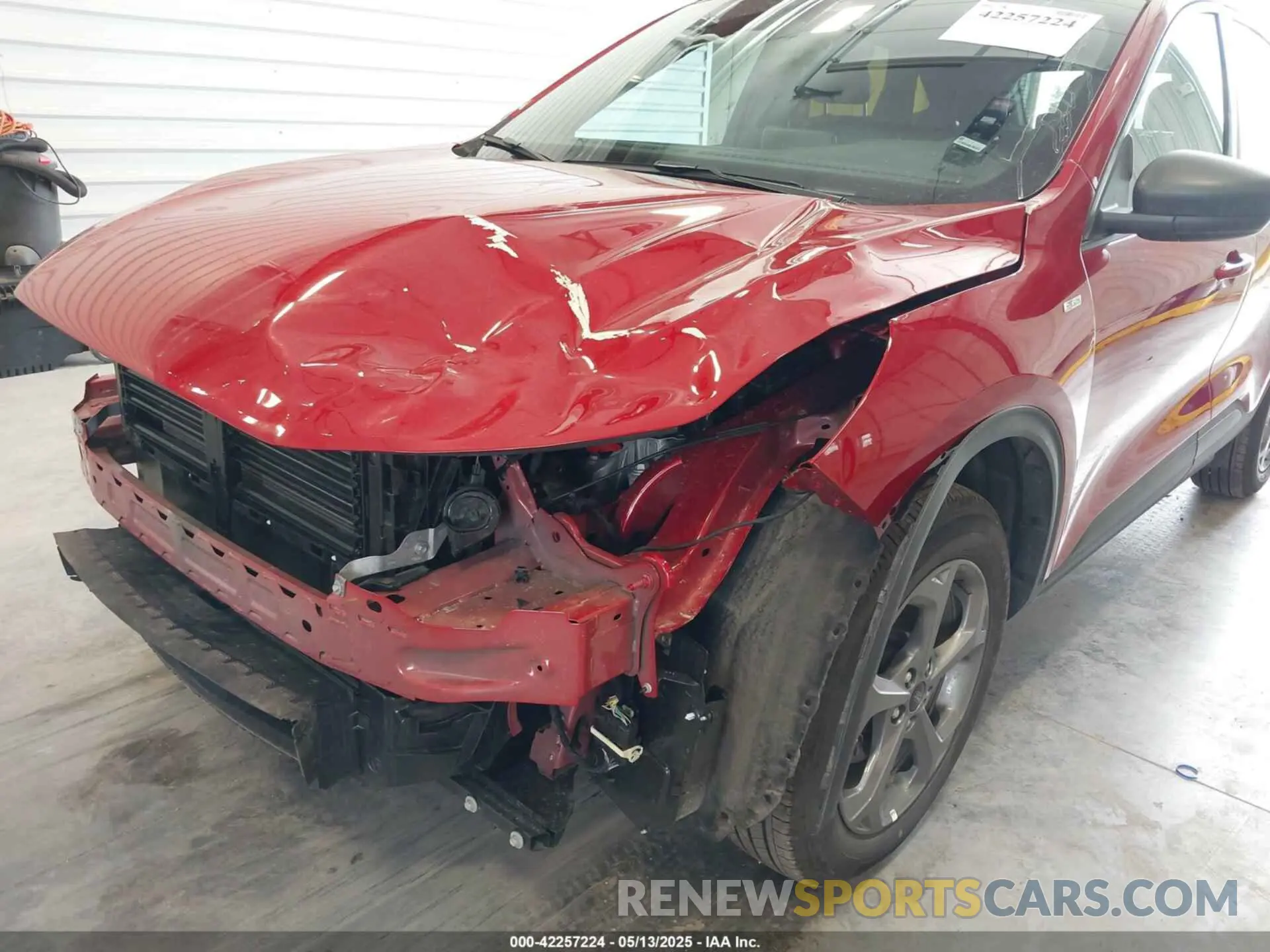 6 Photograph of a damaged car 1FMCU9MN3SUA10444 FORD ESCAPE 2025