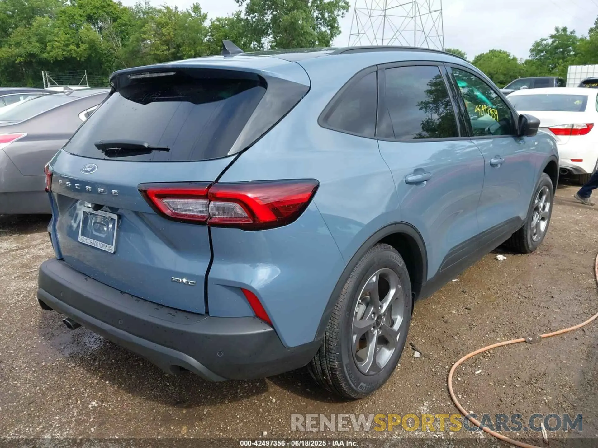 4 Photograph of a damaged car 1FMCU9MN4SUA22974 FORD ESCAPE 2025