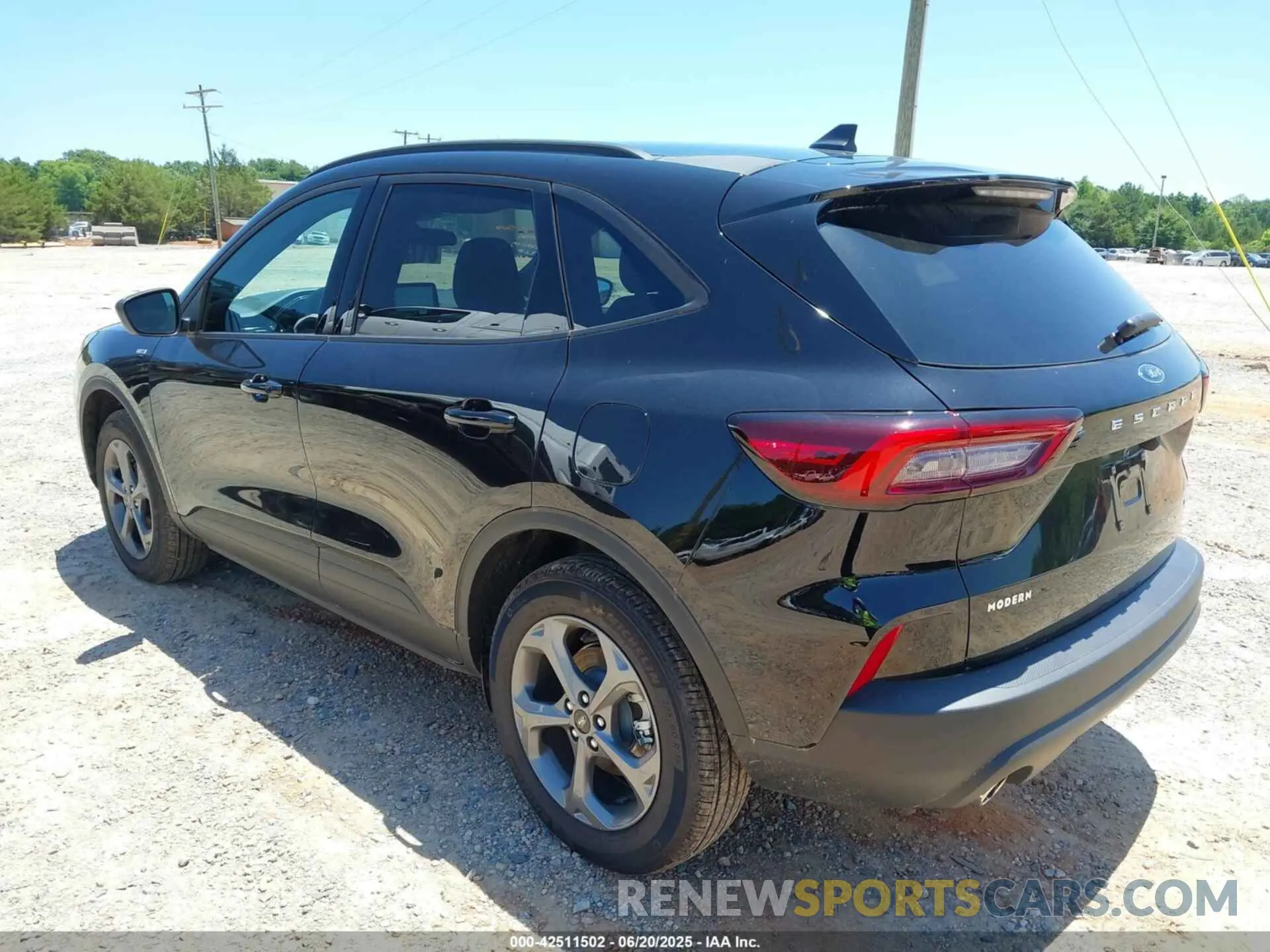 3 Photograph of a damaged car 1FMCU9MN8SUA34867 FORD ESCAPE 2025