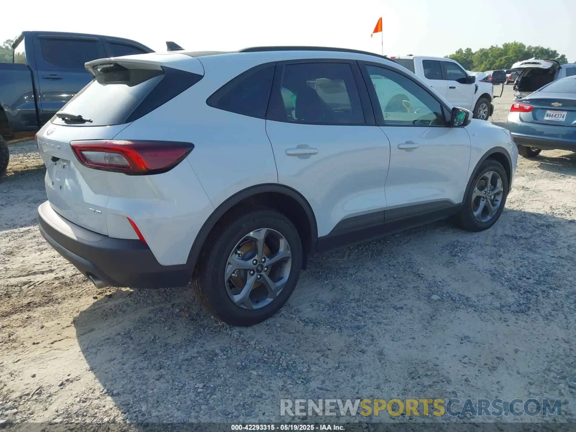 4 Photograph of a damaged car 1FMCU9NA6SUA73971 FORD ESCAPE 2025