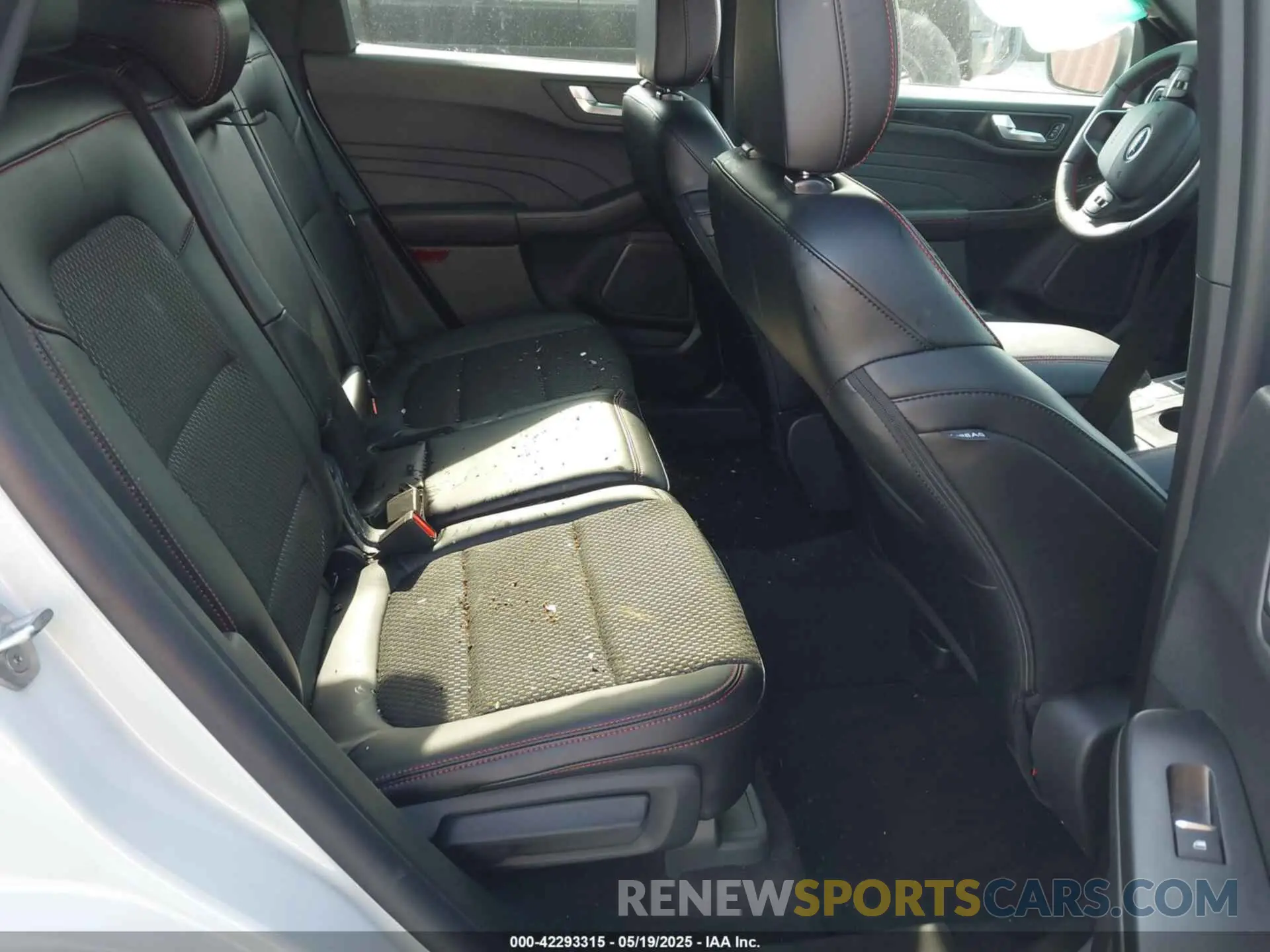 8 Photograph of a damaged car 1FMCU9NA6SUA73971 FORD ESCAPE 2025