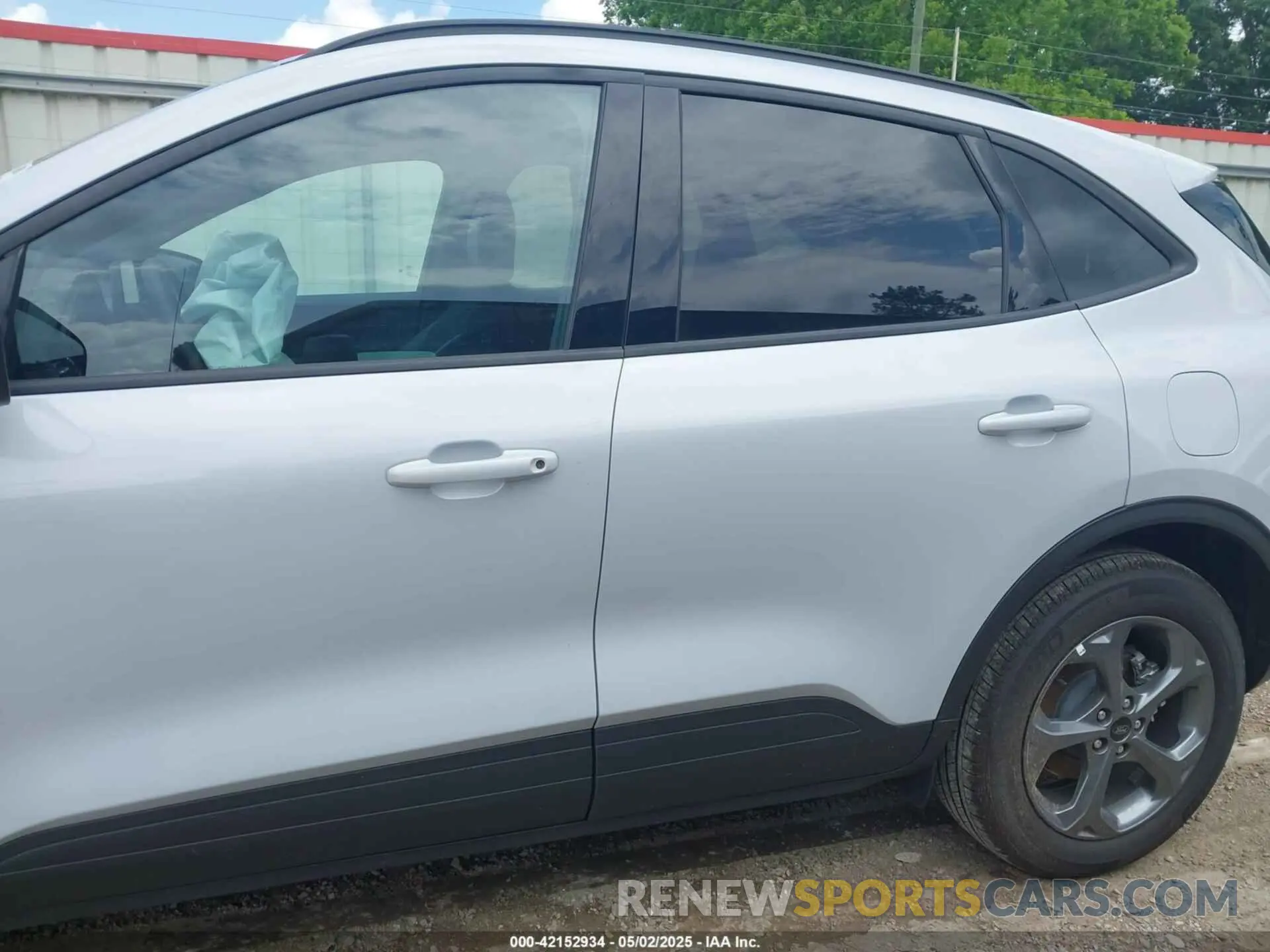 15 Photograph of a damaged car 1FMCU9NA8SUA83711 FORD ESCAPE 2025