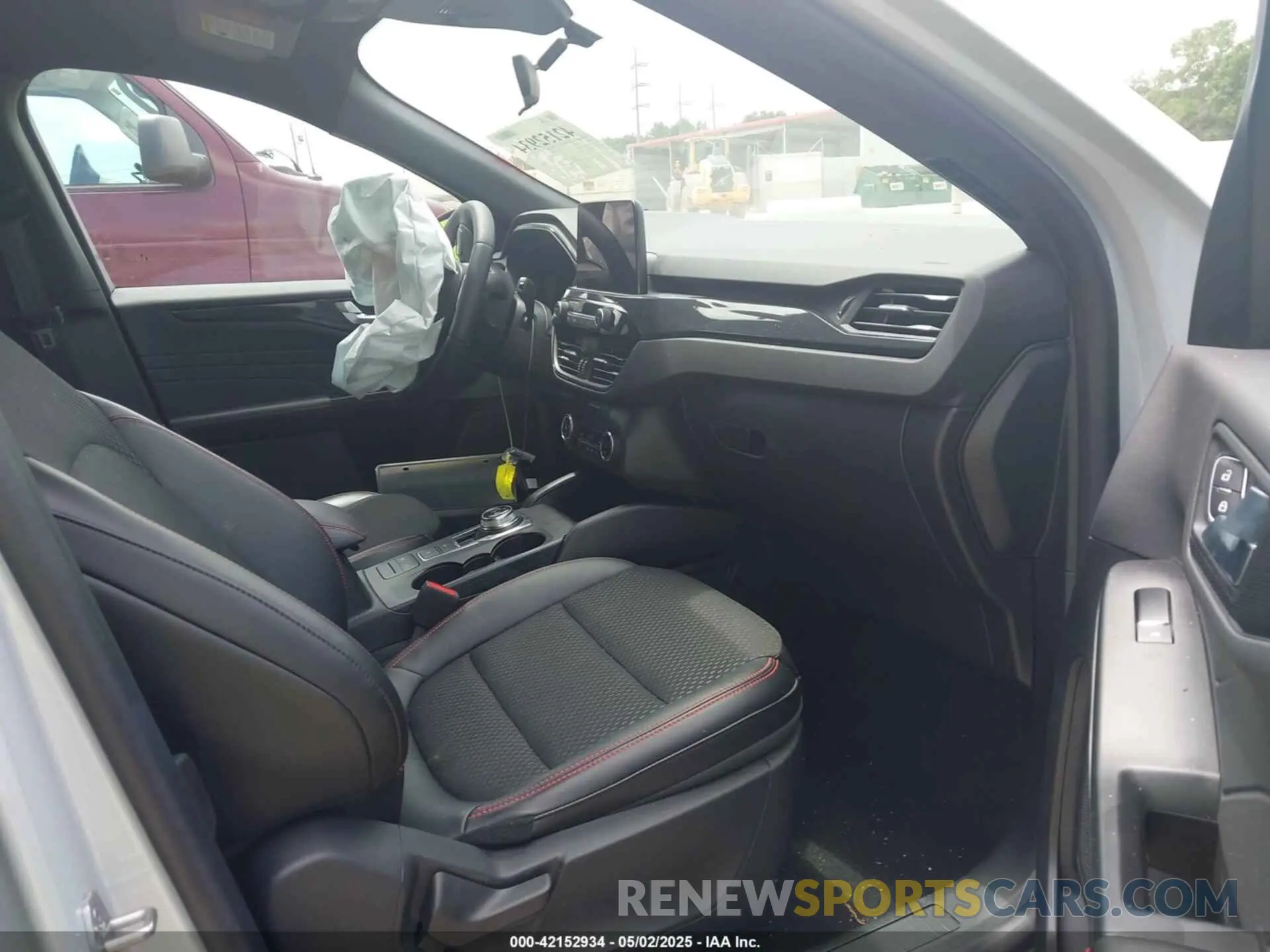 5 Photograph of a damaged car 1FMCU9NA8SUA83711 FORD ESCAPE 2025