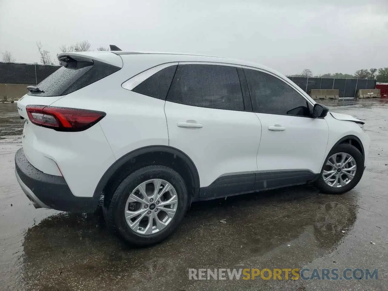 3 Photograph of a damaged car 1FMCU0GNXPUB08157 FORD ESCAPE ACT 2023