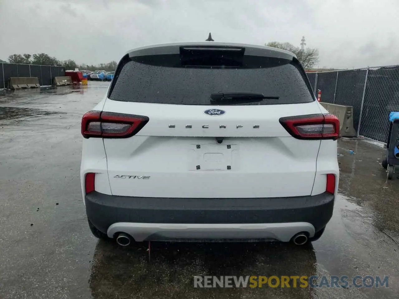 6 Photograph of a damaged car 1FMCU0GNXPUB08157 FORD ESCAPE ACT 2023