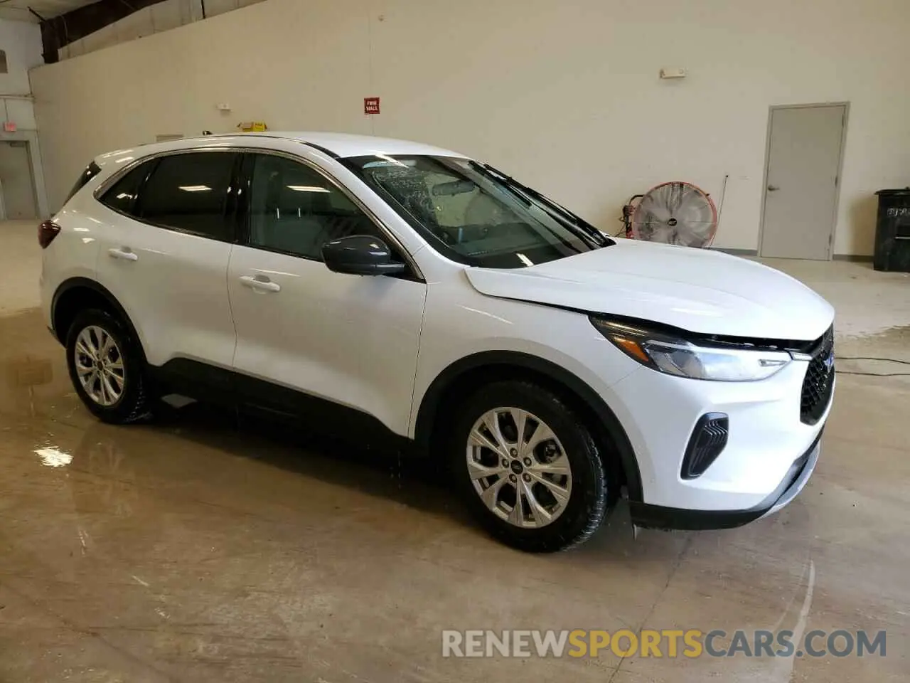 4 Photograph of a damaged car 1FMCU9GN2PUA33846 FORD ESCAPE ACT 2023