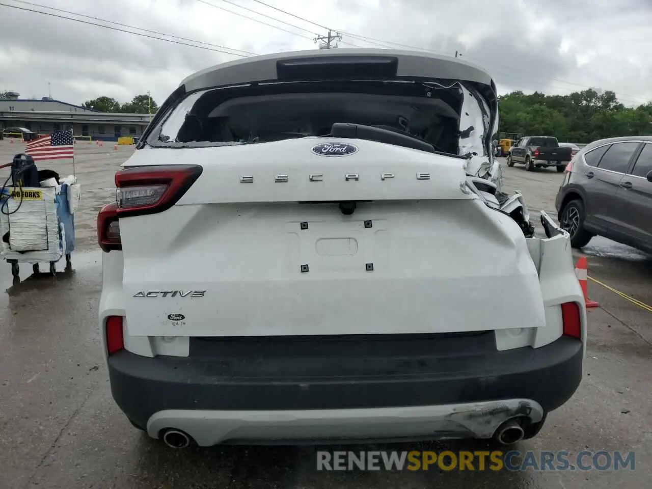 6 Photograph of a damaged car 1FMCU0GN4RUB27306 FORD ESCAPE ACT 2024
