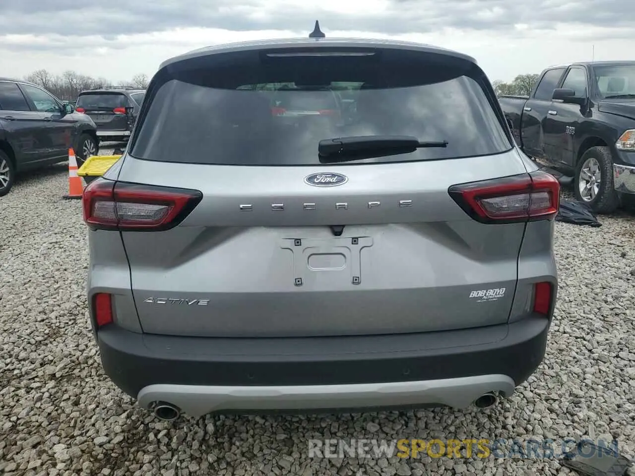 6 Photograph of a damaged car 1FMCU0GN5RUA40532 FORD ESCAPE ACT 2024