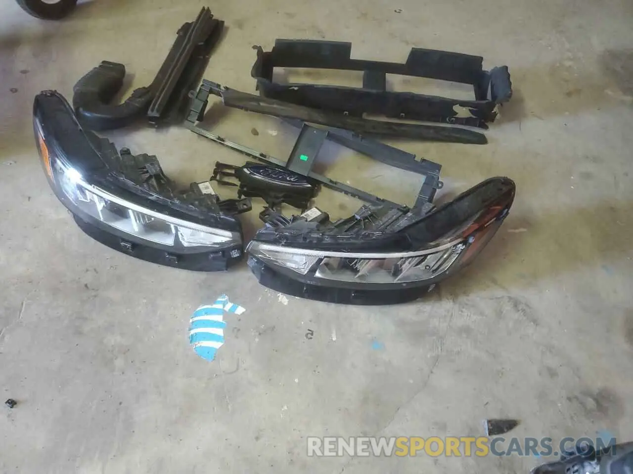 13 Photograph of a damaged car 1FMCU0GNXSUA56781 FORD ESCAPE ACT 2025