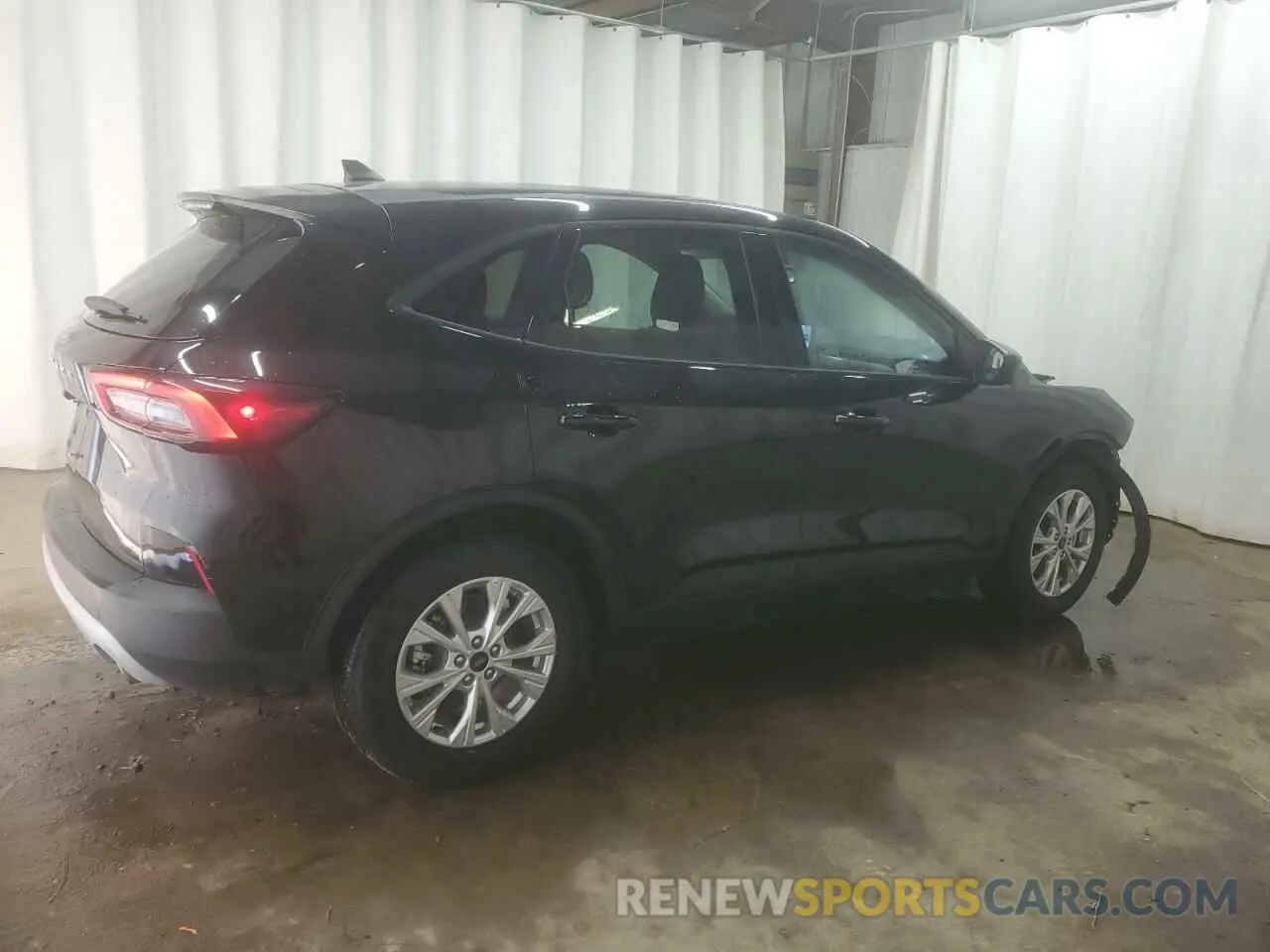 3 Photograph of a damaged car 1FMCU0GNXSUA56781 FORD ESCAPE ACT 2025