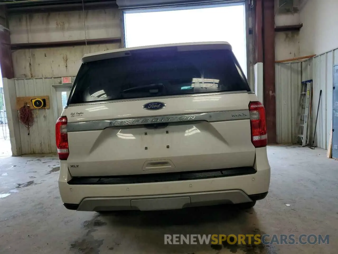 6 Photograph of a damaged car 1FMJK1HT1KEA60034 FORD EXPEDITION 2019