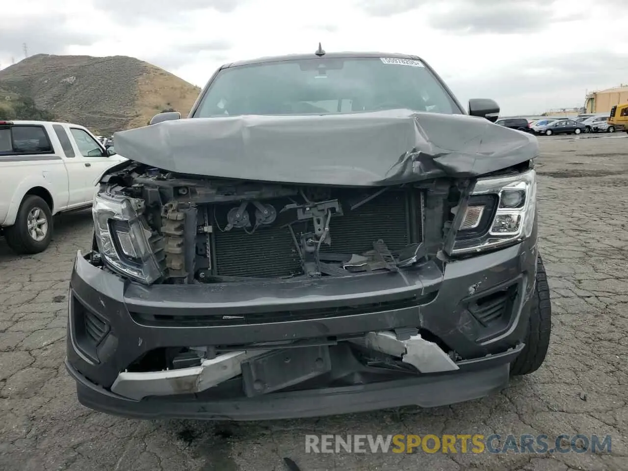 5 Photograph of a damaged car 1FMJK1HT2KEA55246 FORD EXPEDITION 2019