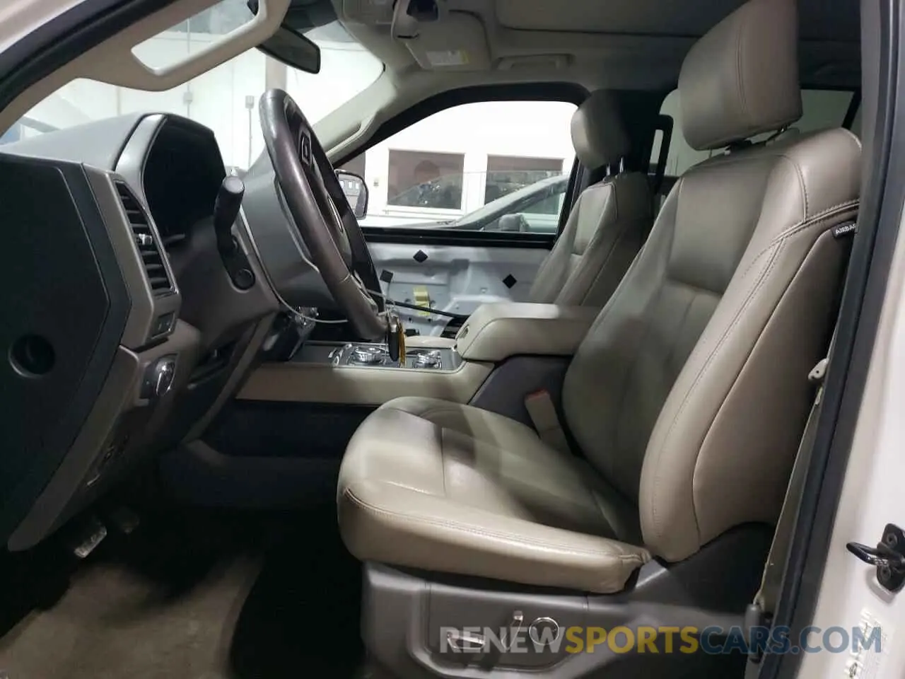 7 Photograph of a damaged car 1FMJK1JT2KEA70078 FORD EXPEDITION 2019