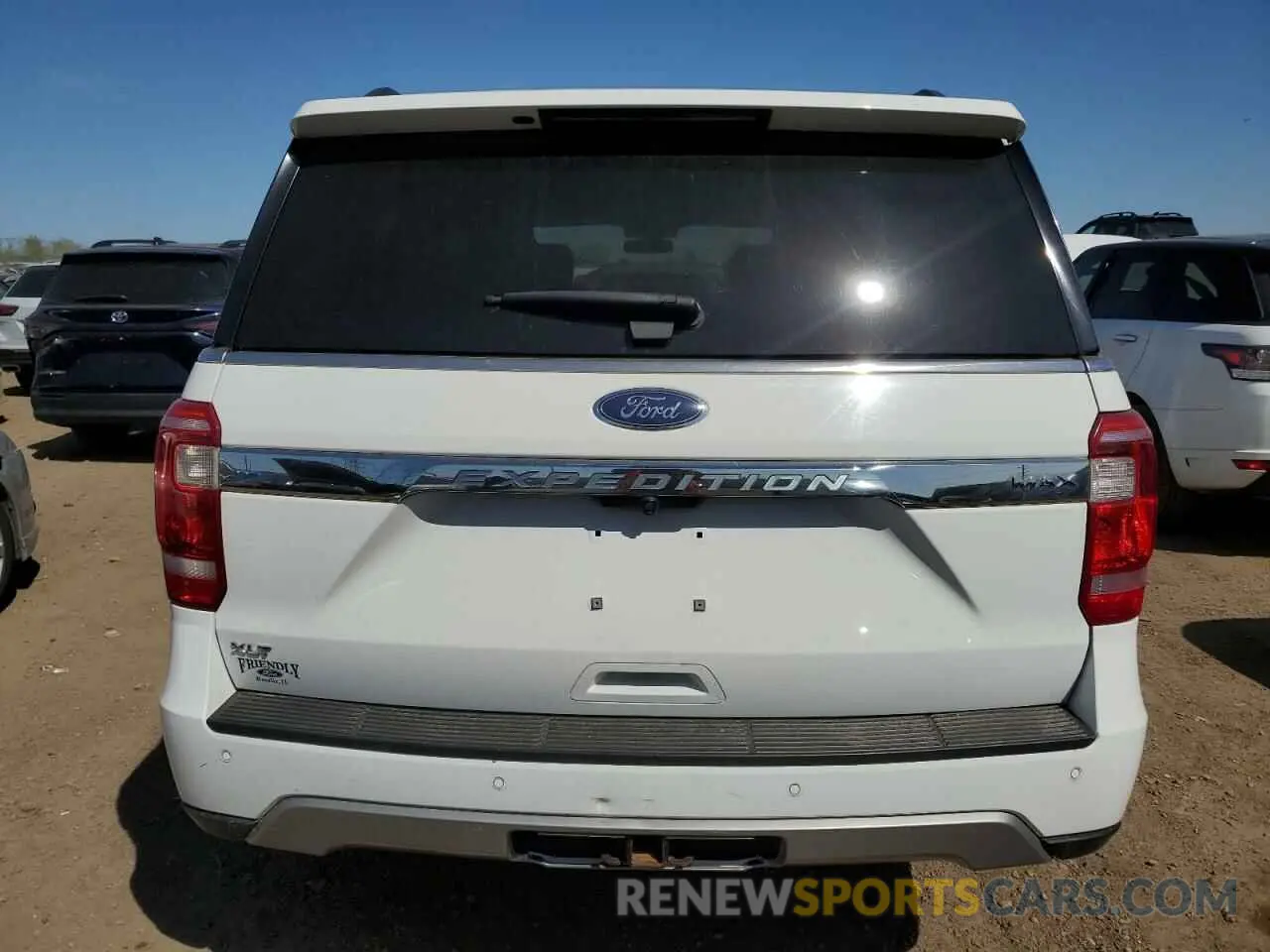 6 Photograph of a damaged car 1FMJK1JT5KEA20128 FORD EXPEDITION 2019