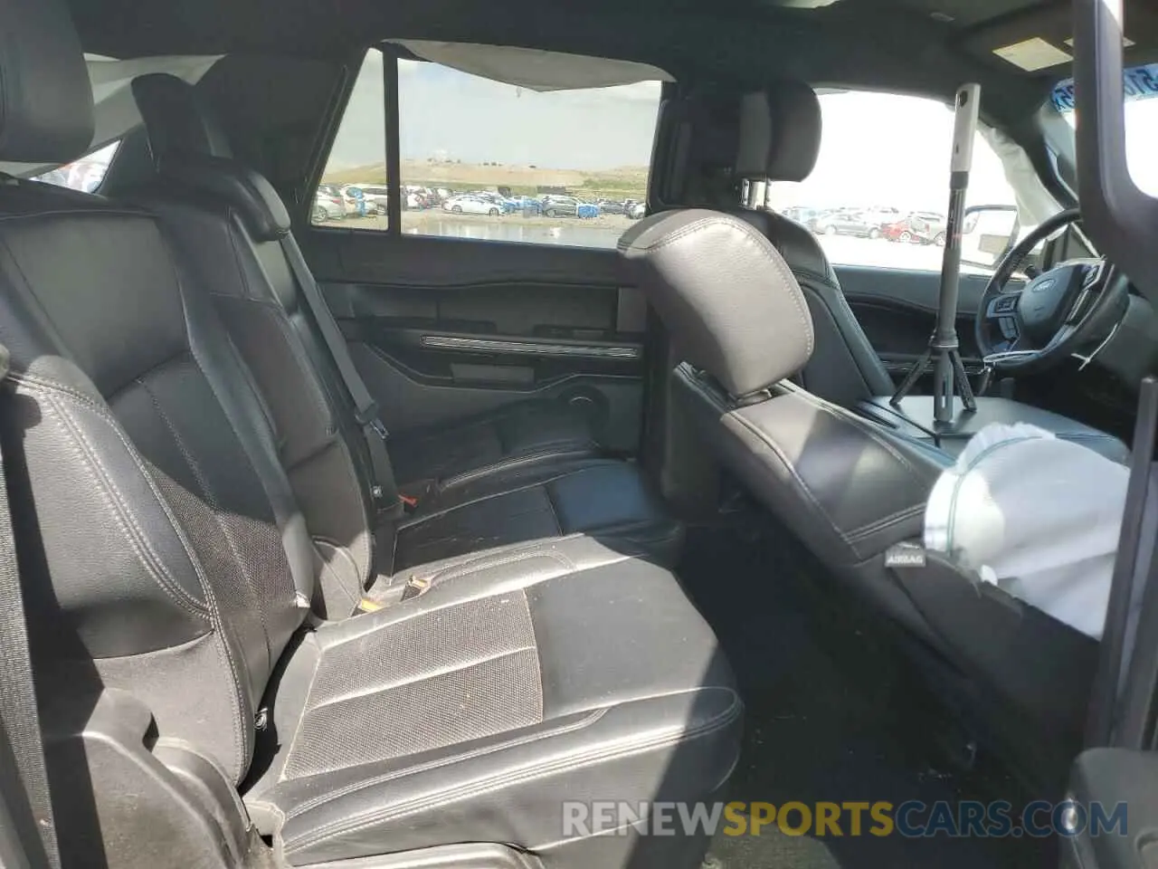 11 Photograph of a damaged car 1FMJK1JT8KEA39093 FORD EXPEDITION 2019