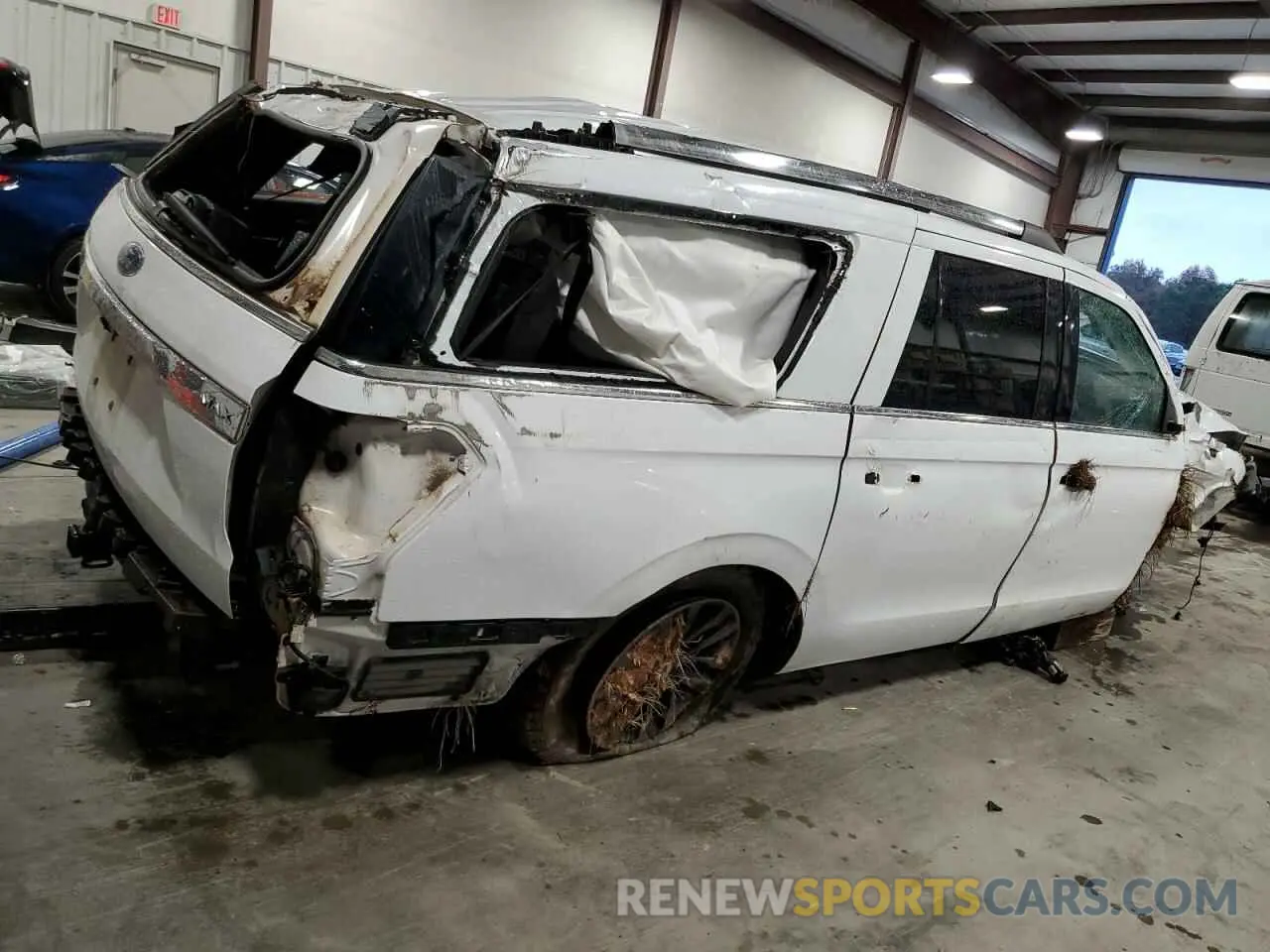 3 Photograph of a damaged car 1FMJK1KT1KEA27933 FORD EXPEDITION 2019