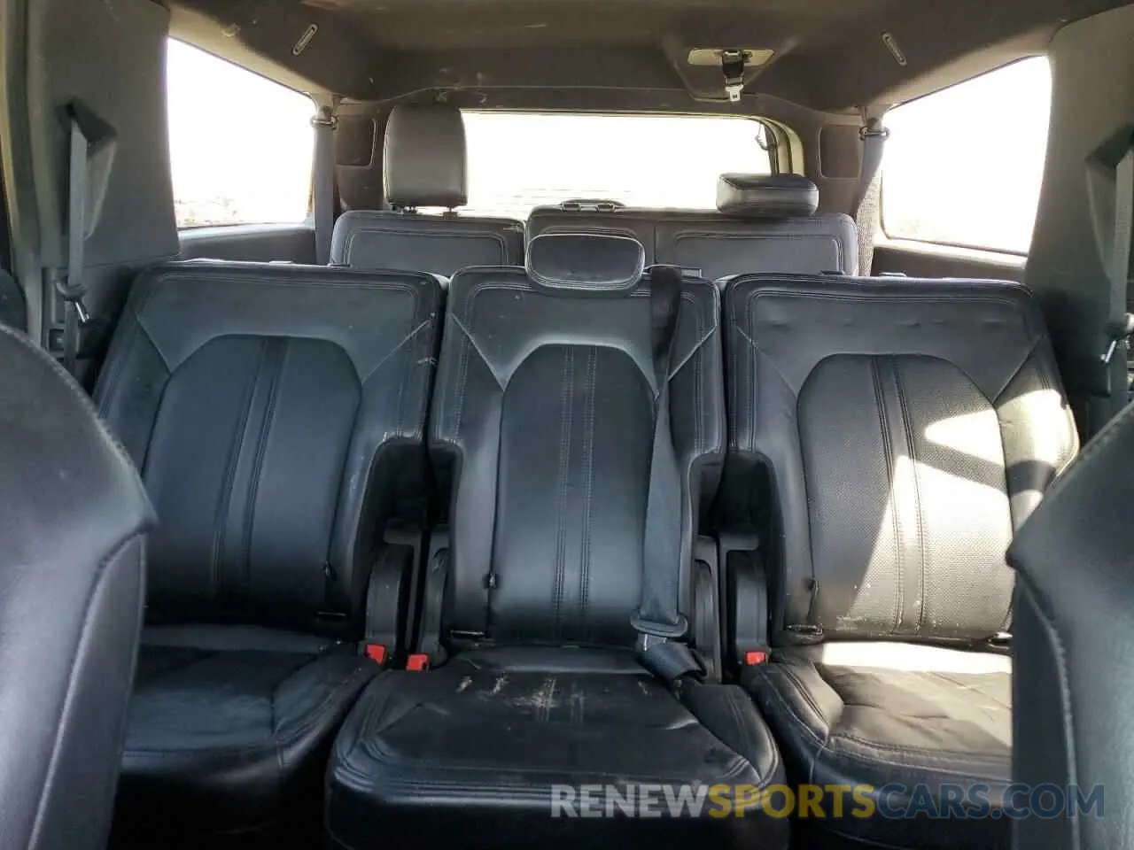 10 Photograph of a damaged car 1FMJK1KT9KEA19871 FORD EXPEDITION 2019