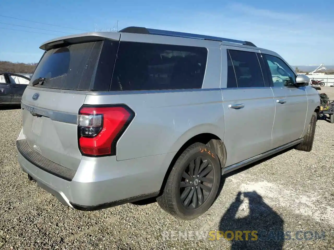 3 Photograph of a damaged car 1FMJK1KT9KEA28943 FORD EXPEDITION 2019