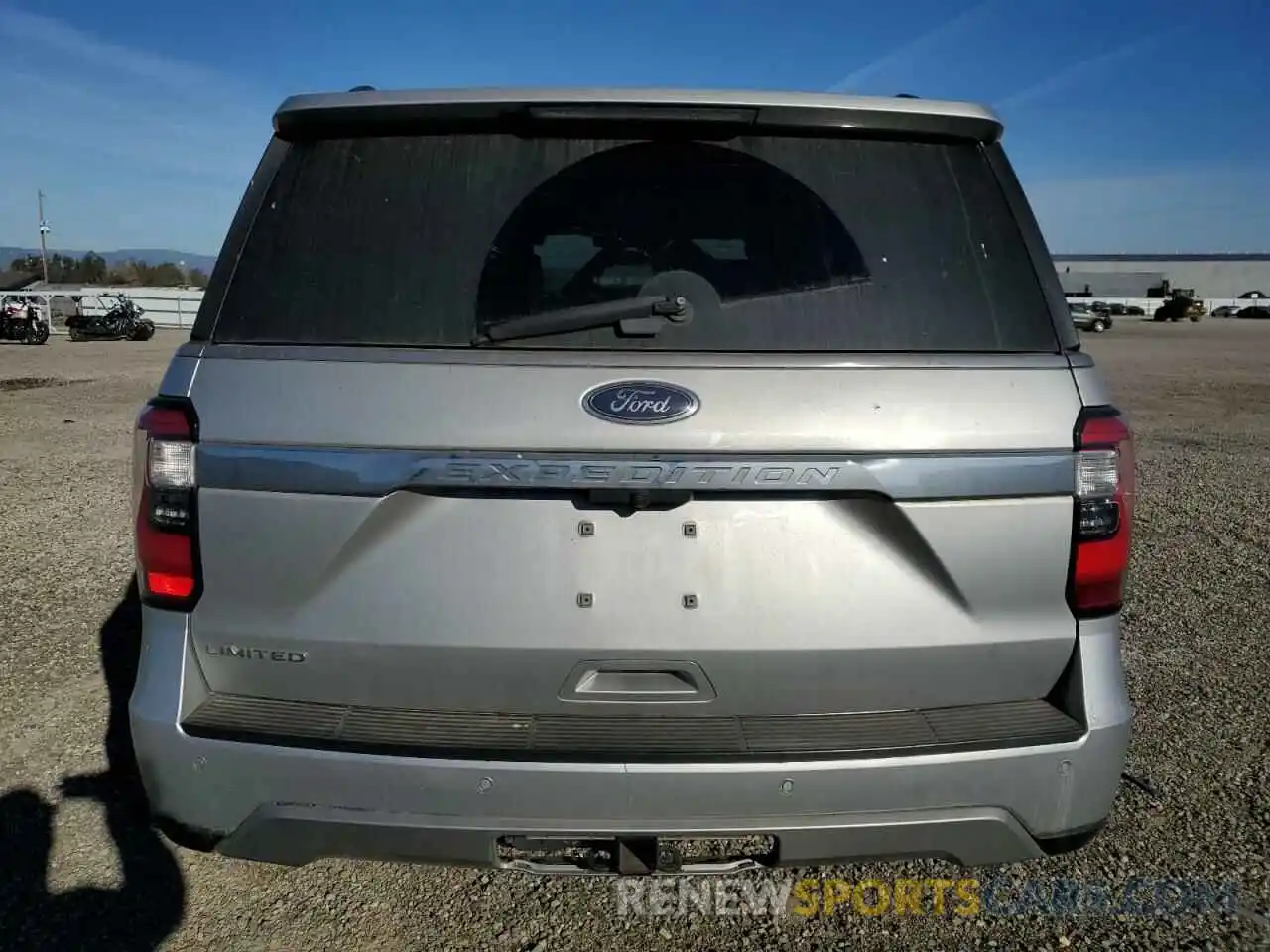 6 Photograph of a damaged car 1FMJK1KT9KEA28943 FORD EXPEDITION 2019