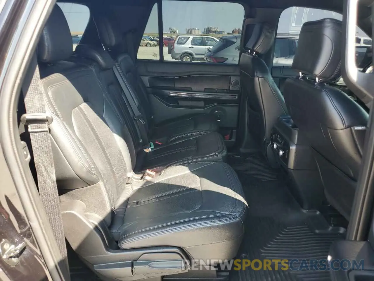 11 Photograph of a damaged car 1FMJK1KTXKEA50904 FORD EXPEDITION 2019