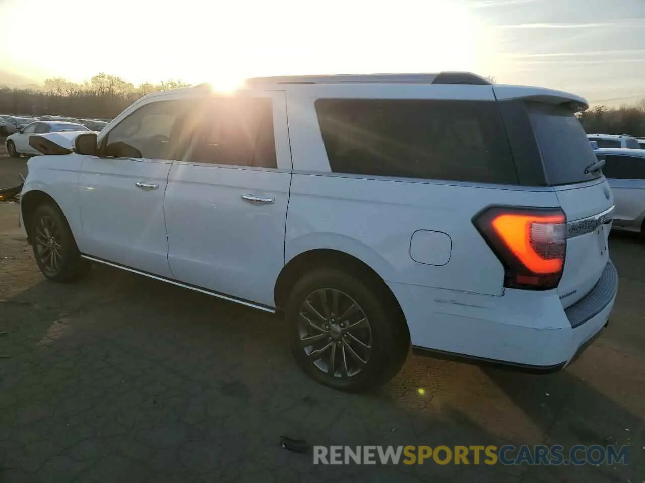 2 Photograph of a damaged car 1FMJK1LT6KEA79461 FORD EXPEDITION 2019