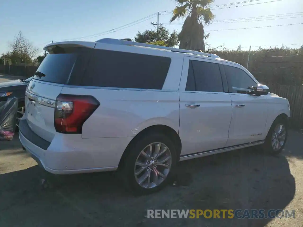 3 Photograph of a damaged car 1FMJK1MT4KEA53939 FORD EXPEDITION 2019