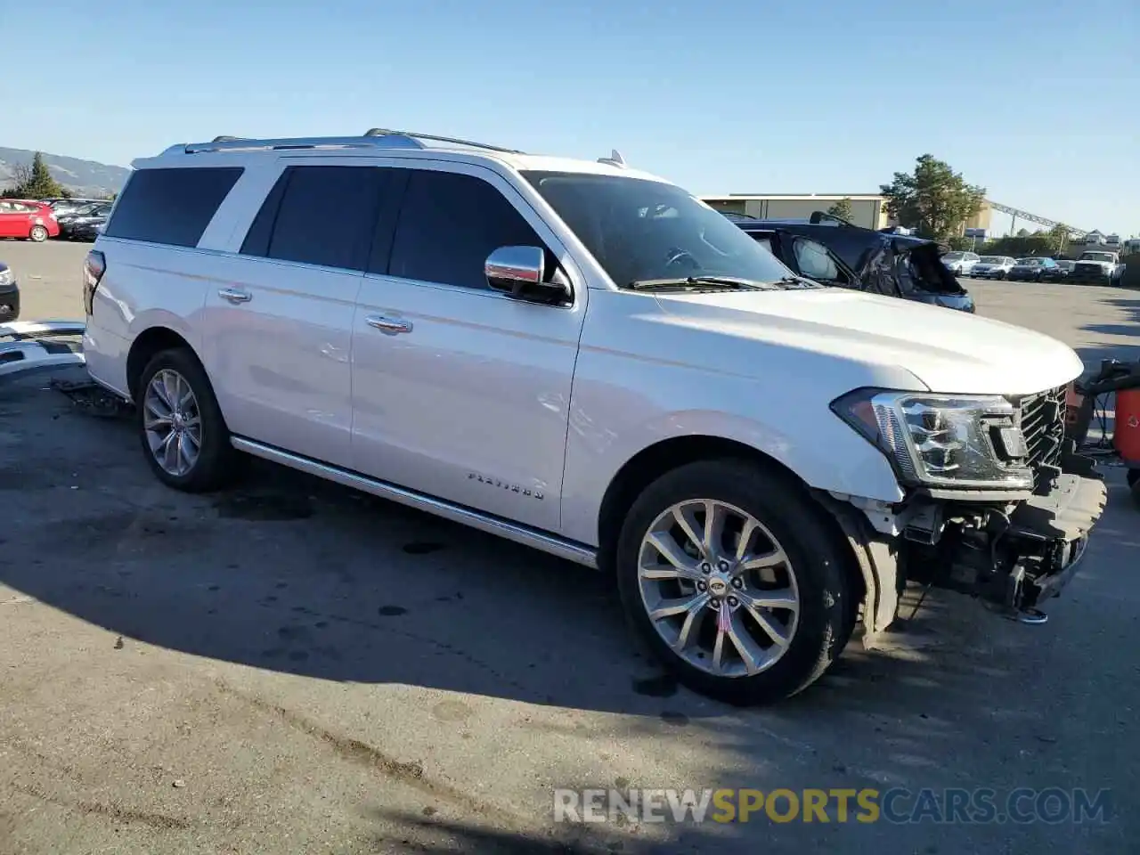 4 Photograph of a damaged car 1FMJK1MT4KEA53939 FORD EXPEDITION 2019