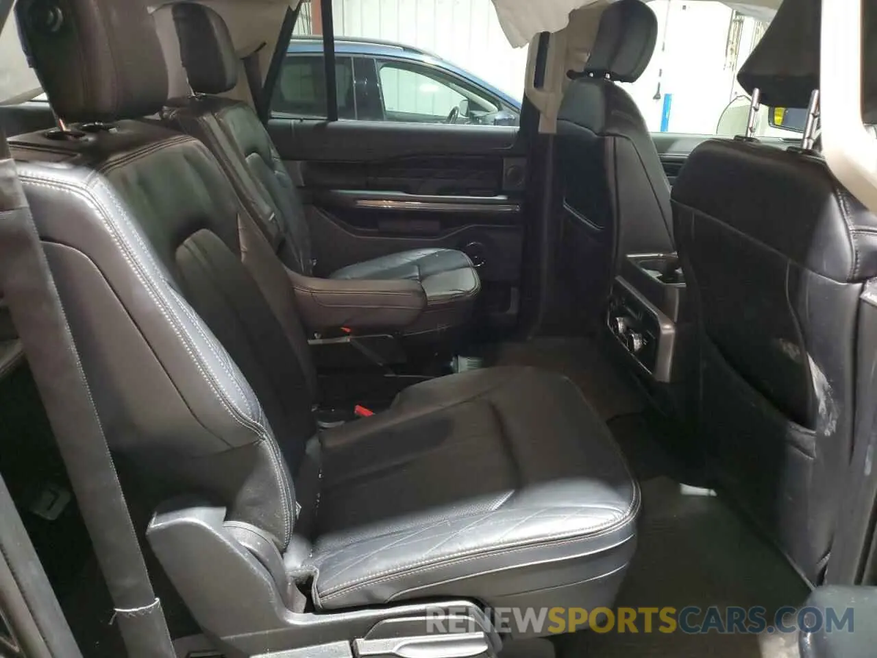 11 Photograph of a damaged car 1FMJK1MT5KEA61046 FORD EXPEDITION 2019