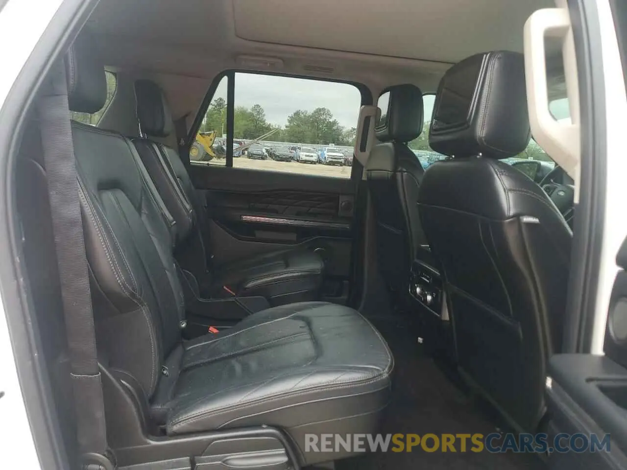 11 Photograph of a damaged car 1FMJK1MTXKEA84516 FORD EXPEDITION 2019
