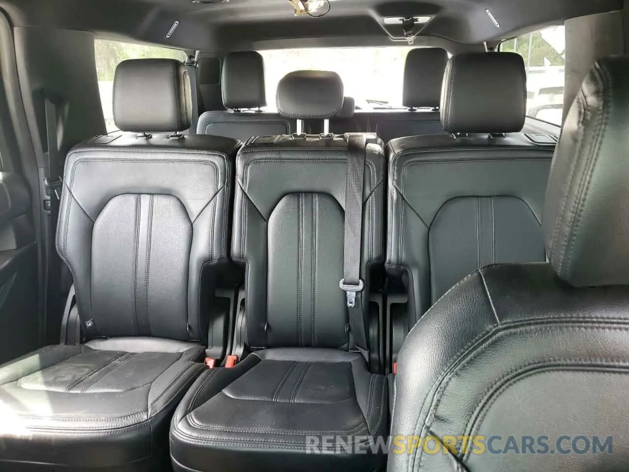 10 Photograph of a damaged car 1FMJK2AT1KEA17832 FORD EXPEDITION 2019