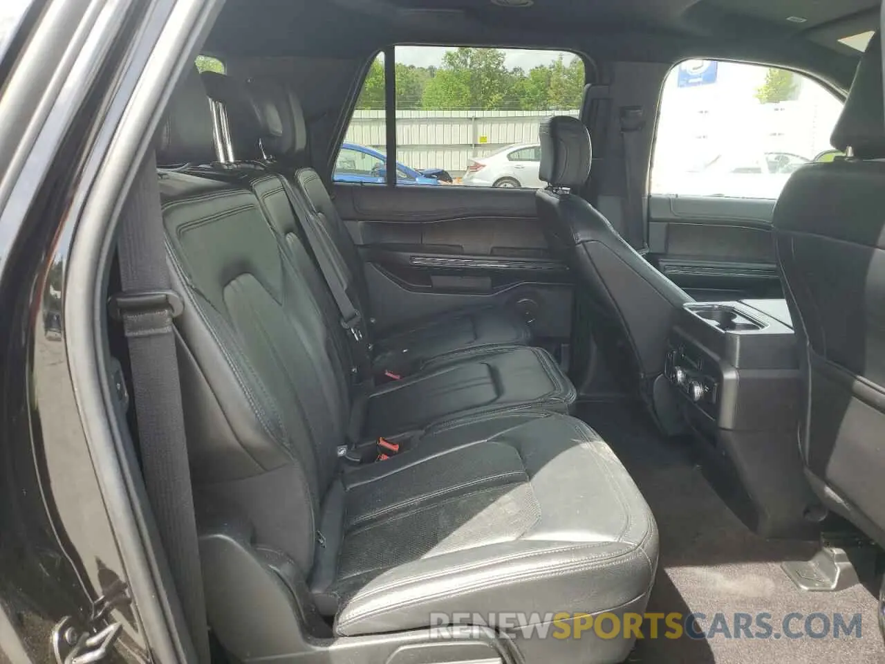 11 Photograph of a damaged car 1FMJK2AT1KEA17832 FORD EXPEDITION 2019