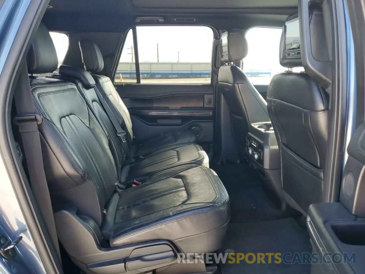 11 Photograph of a damaged car 1FMJK2AT1KEA32511 FORD EXPEDITION 2019