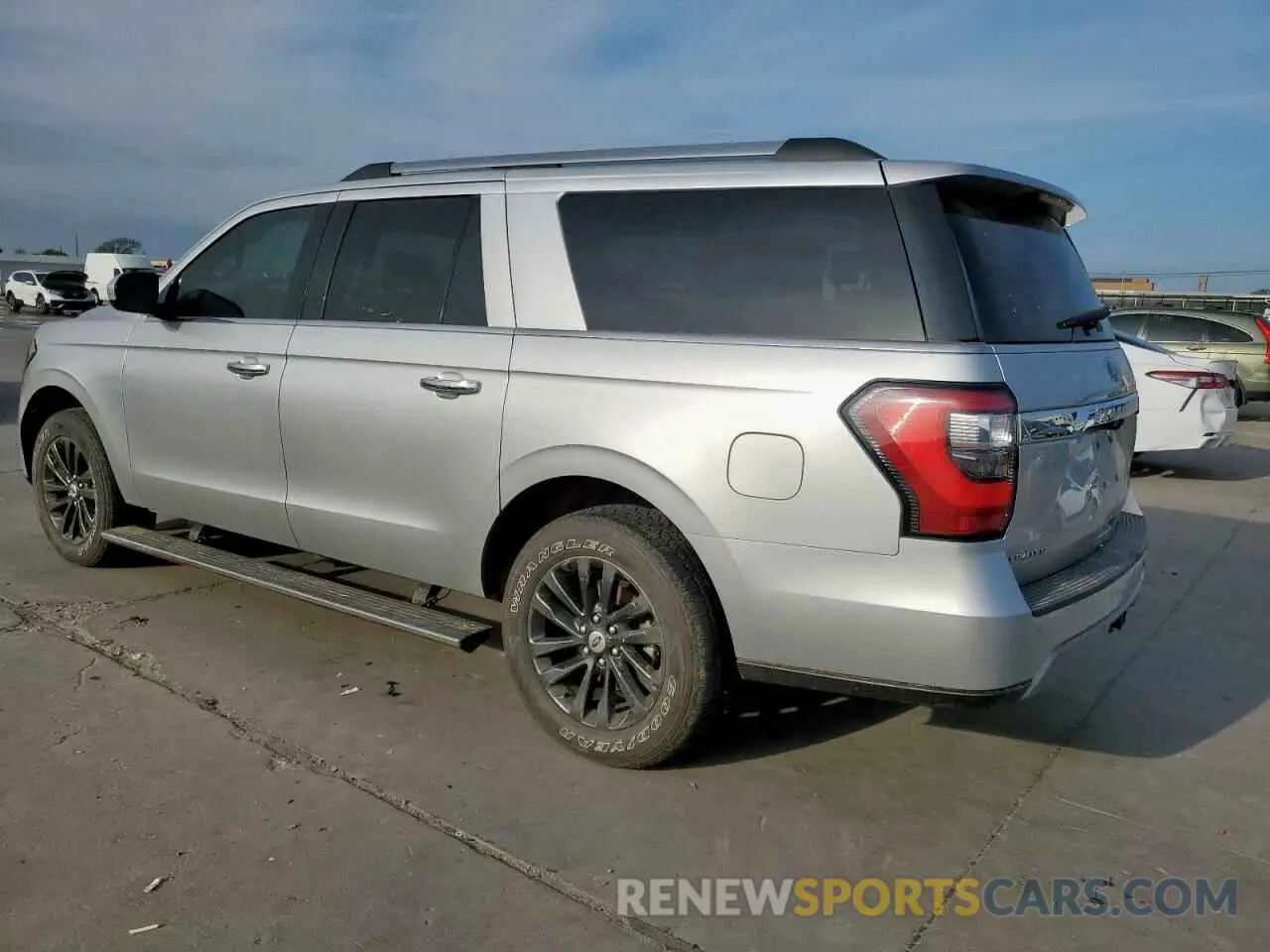 2 Photograph of a damaged car 1FMJK2AT2KEA43307 FORD EXPEDITION 2019