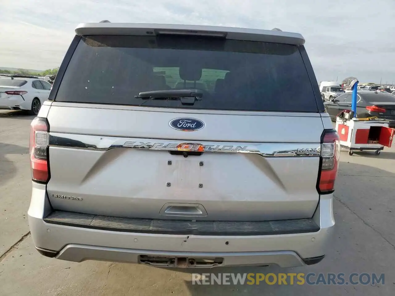 6 Photograph of a damaged car 1FMJK2AT2KEA43307 FORD EXPEDITION 2019