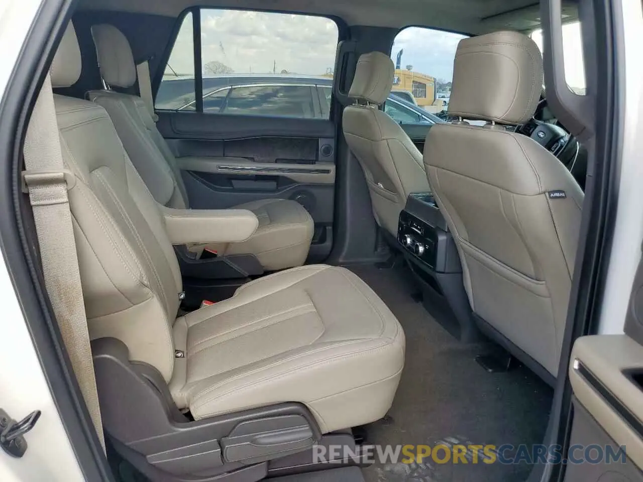 11 Photograph of a damaged car 1FMJK2ATXKEA37898 FORD EXPEDITION 2019