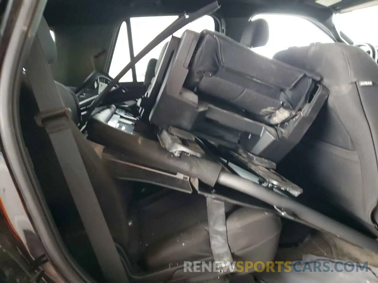 11 Photograph of a damaged car 1FMJU1GT1KEA43746 FORD EXPEDITION 2019